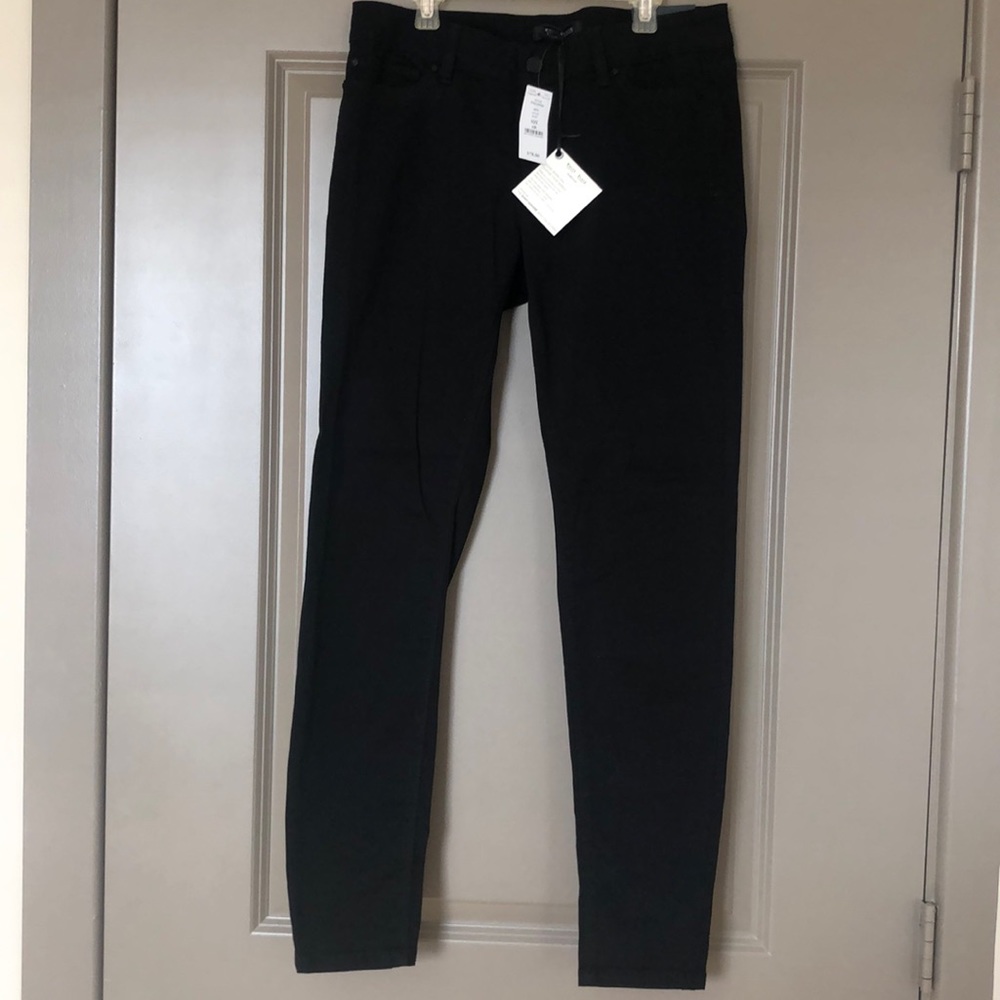 *NWT* WHBM Skinny Leg black jean, 6R
